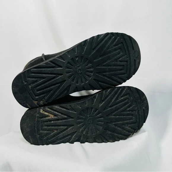 UGG Classic Short II Suede Shearling Boots Black Cozycore Size 8 - Picture 10 of 13